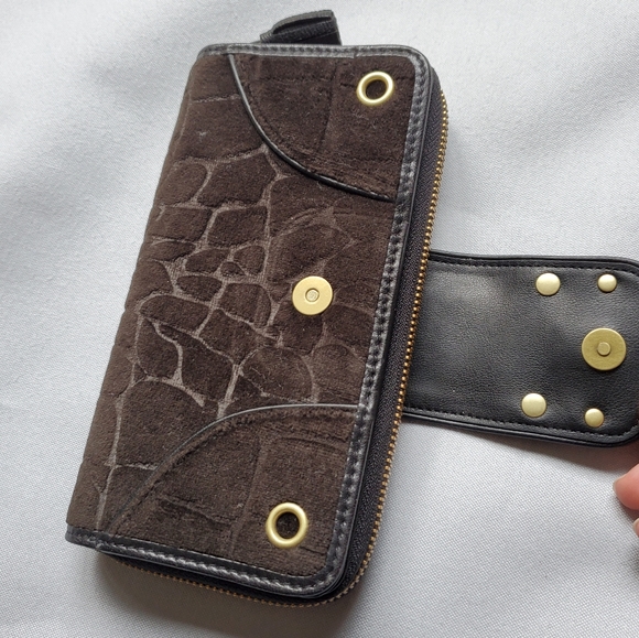 NWOT Juicy Couture Black Velour Zip Around Clutch Wallet - Picture 4 of 9